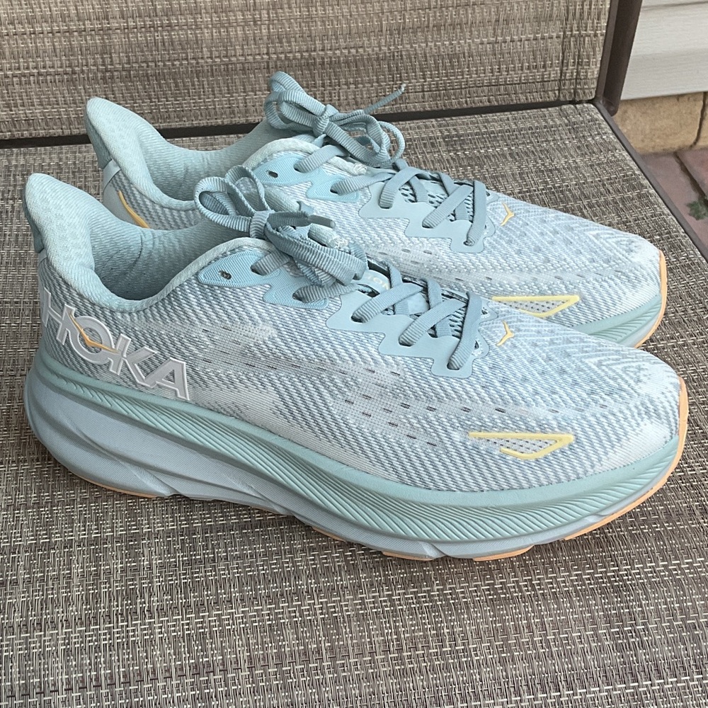 Hoka Women's Blue Athletic Shoes 7 D